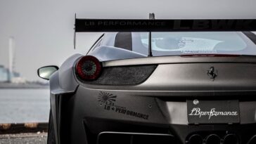 Ferrari 458 Italia by Liberty Walk (4)