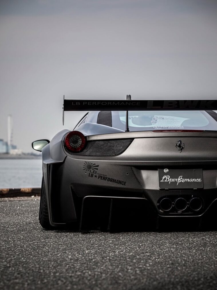 Ferrari 458 Italia by Liberty Walk (4)