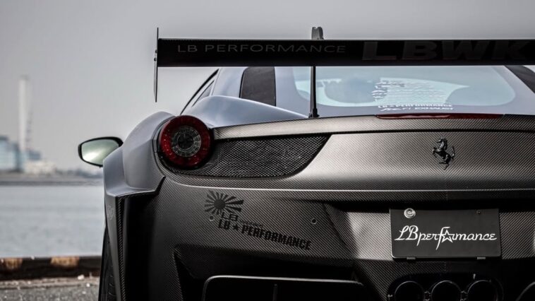 Ferrari 458 Italia by Liberty Walk (4)