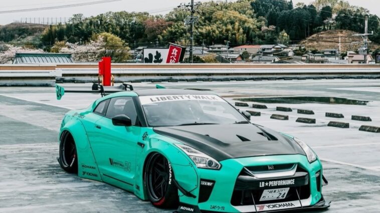 Nissan GT R by Liberty Walk (8)